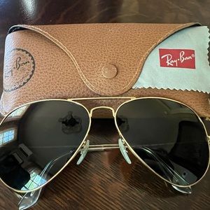 Ray-Ban Aviator Classic Polarized Sunglasses